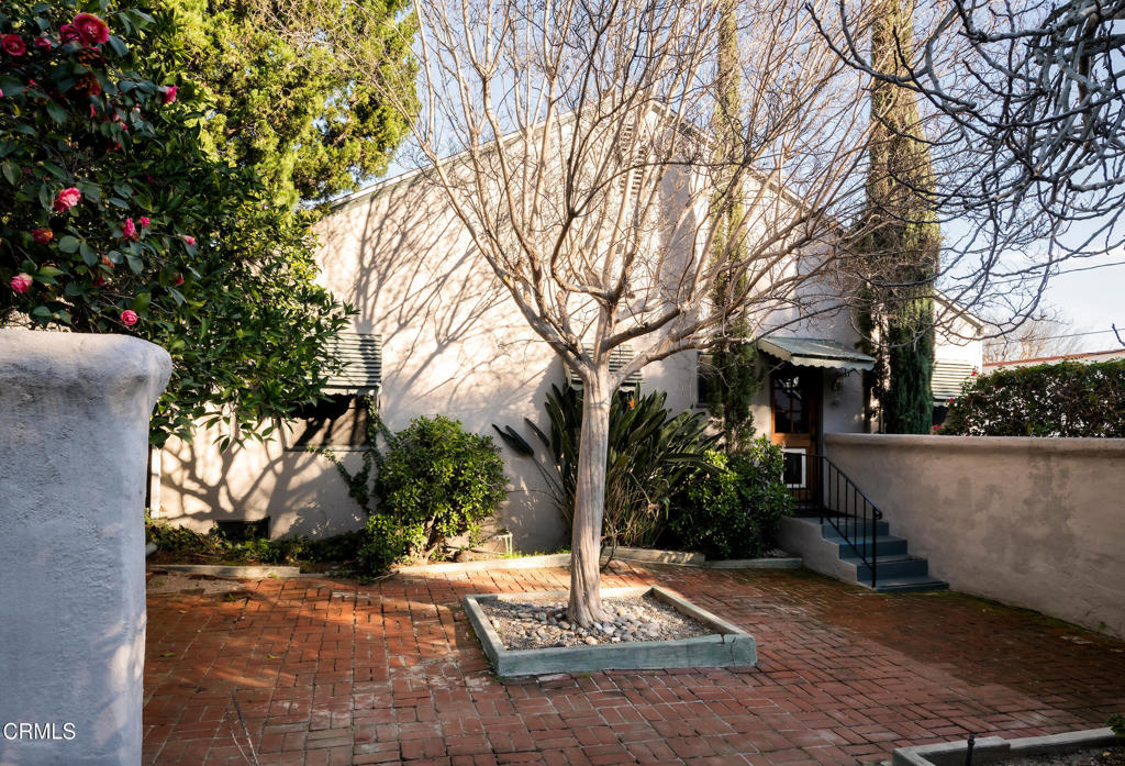 1533 Coolidge Avenue