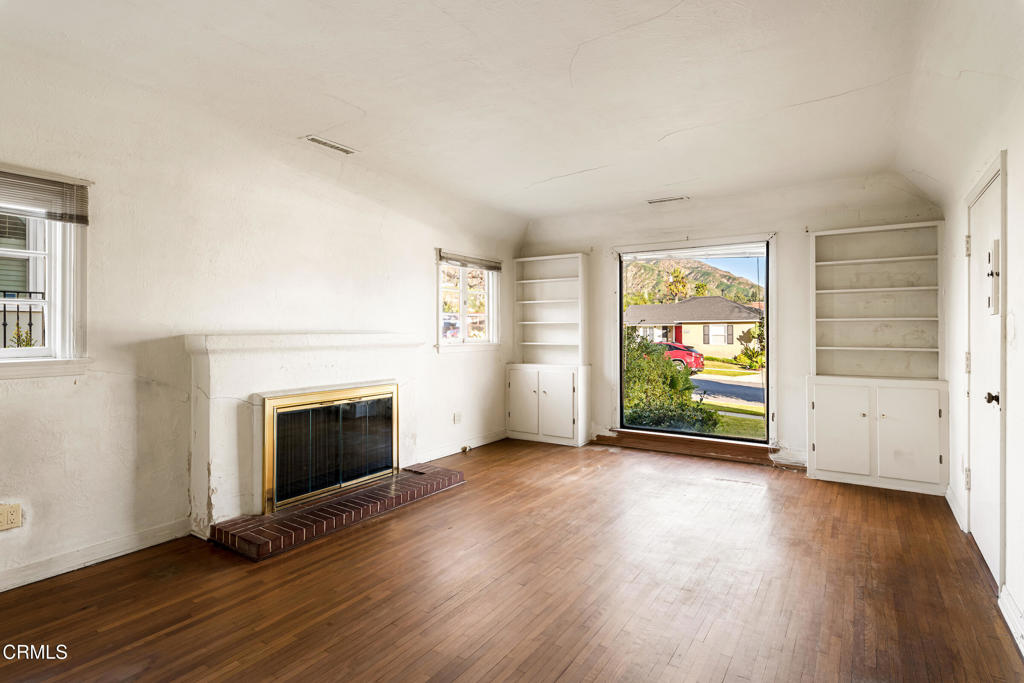 1533 Coolidge Avenue