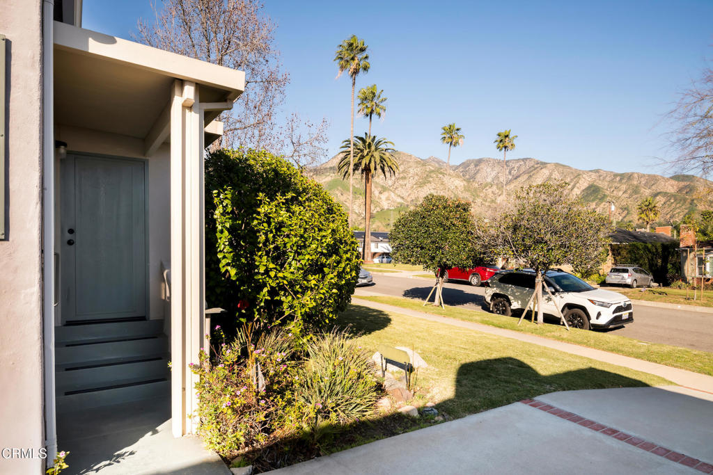 1533 Coolidge Avenue