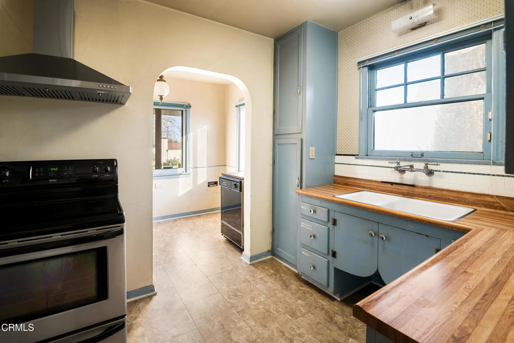 1533 Coolidge Avenue