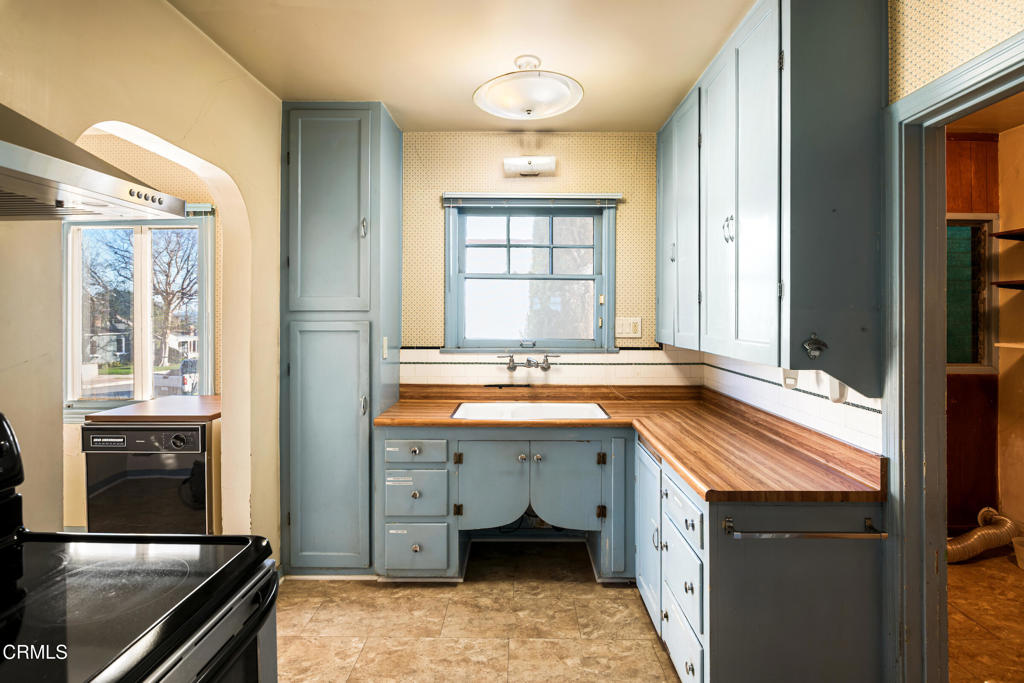 1533 Coolidge Avenue