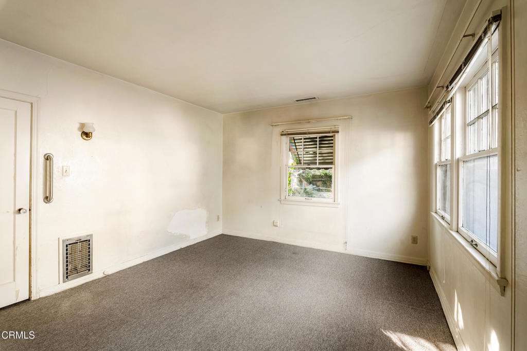 1533 Coolidge Avenue