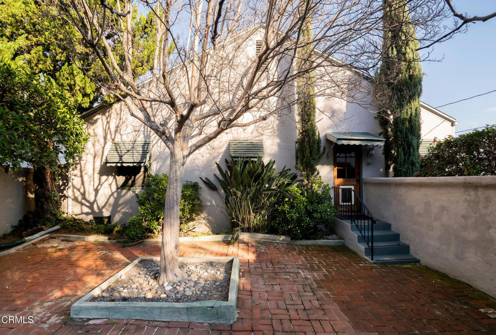 1533 Coolidge Avenue