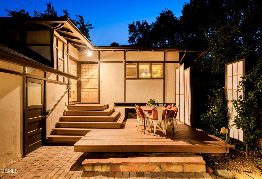 1364 N Harding Avenue