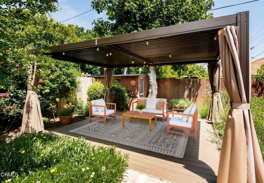 1364 N Harding Avenue