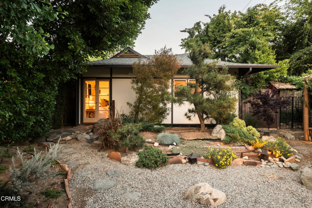 1364 N Harding Avenue