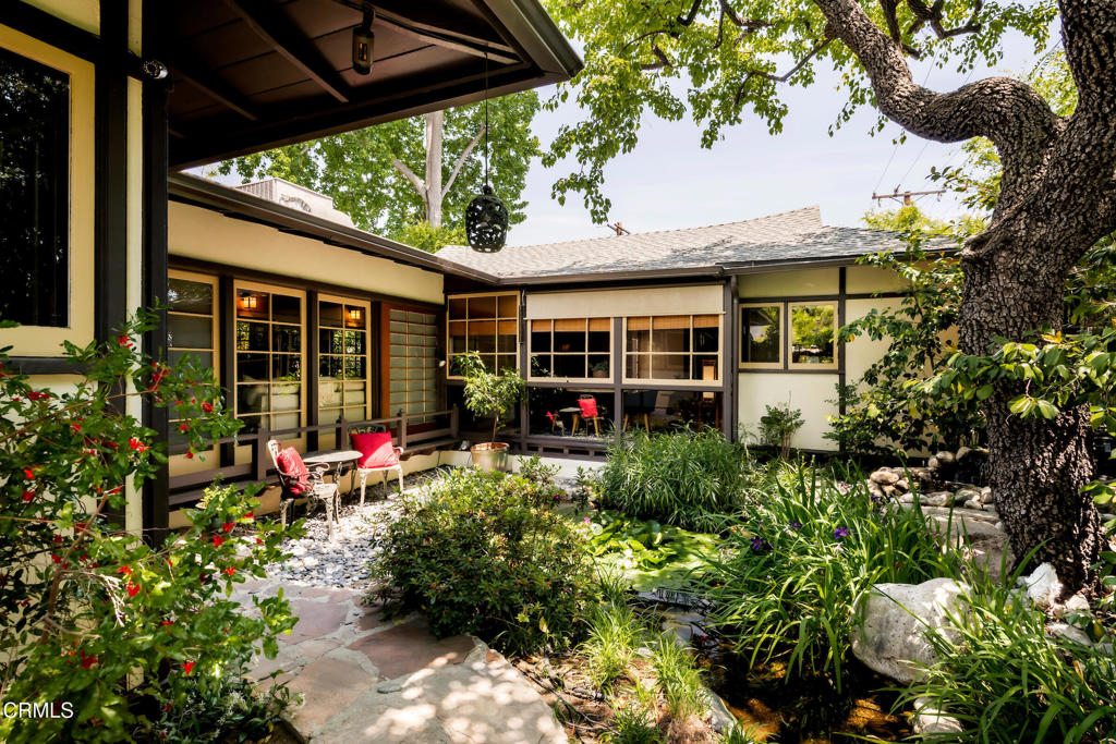 1364 N Harding Avenue