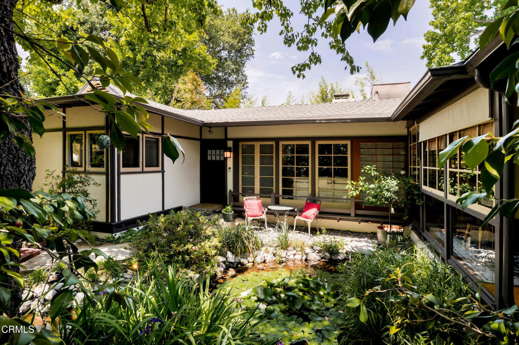 1364 N Harding Avenue