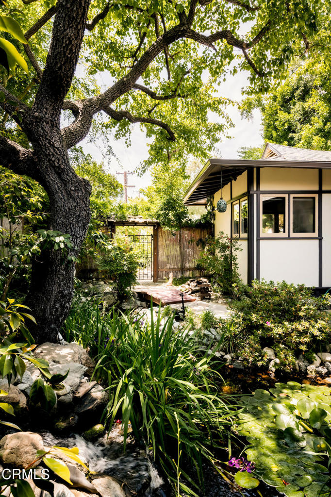 1364 N Harding Avenue