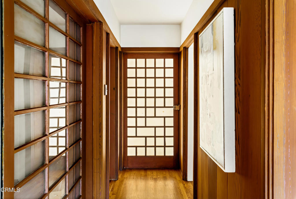 1364 N Harding Avenue