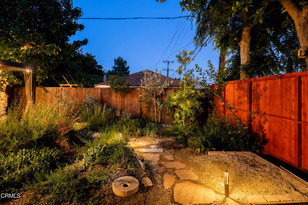 1364 N Harding Avenue