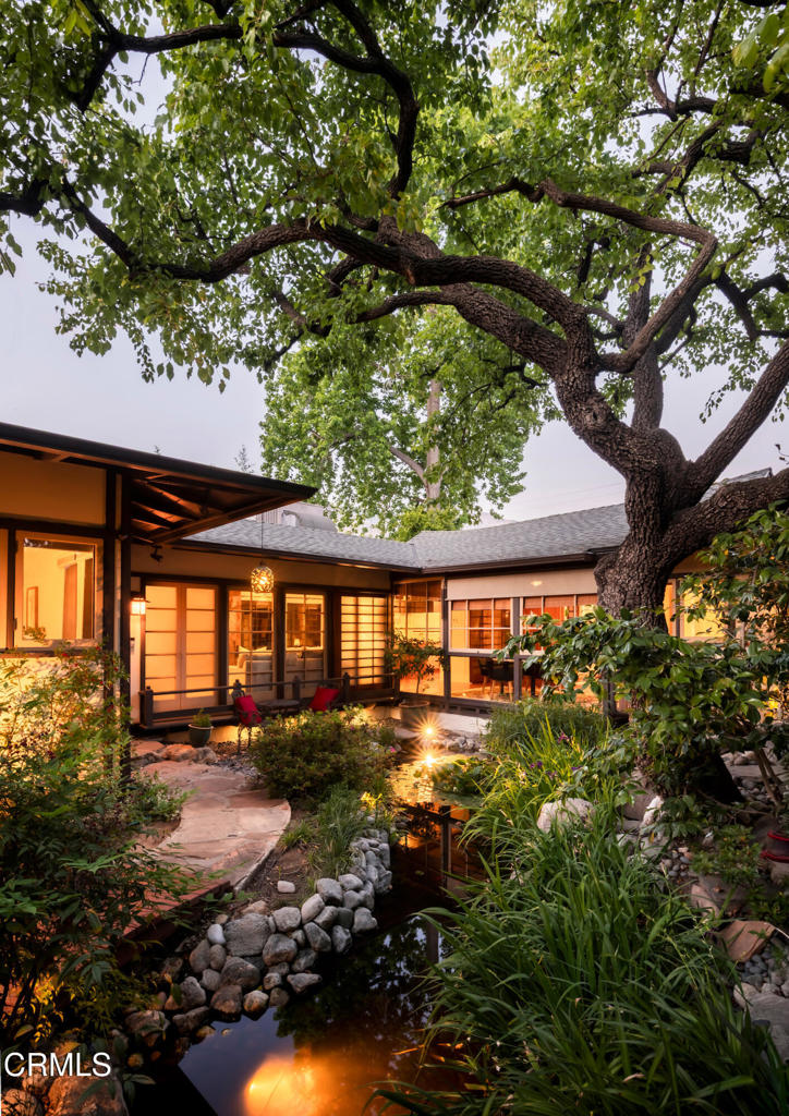 1364 N Harding Avenue