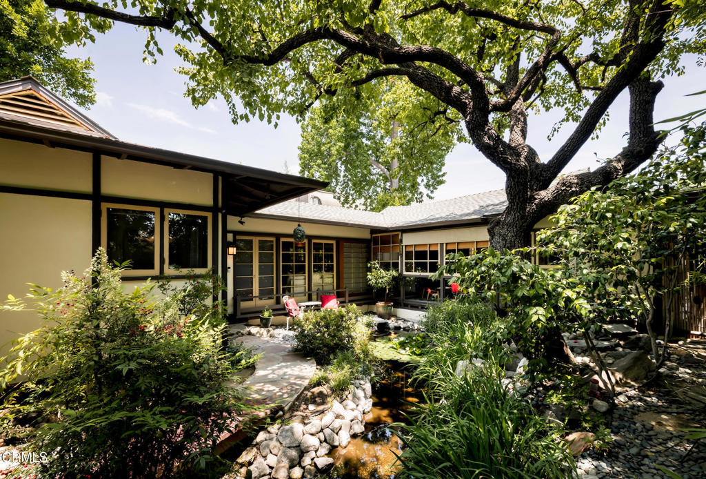 1364 N Harding Avenue