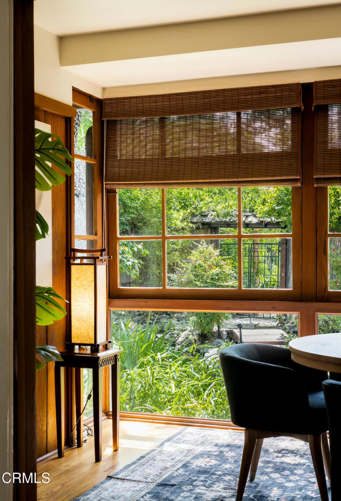 1364 N Harding Avenue