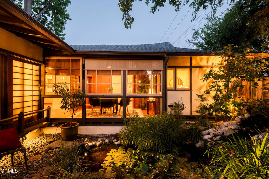 1364 N Harding Avenue