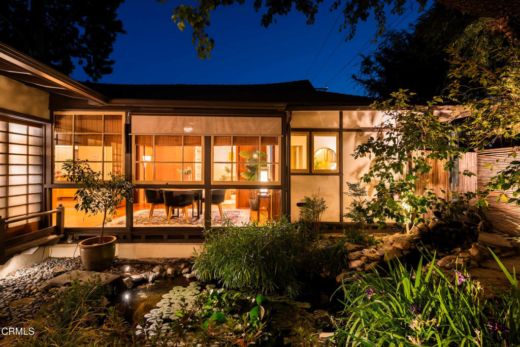 1364 N Harding Avenue