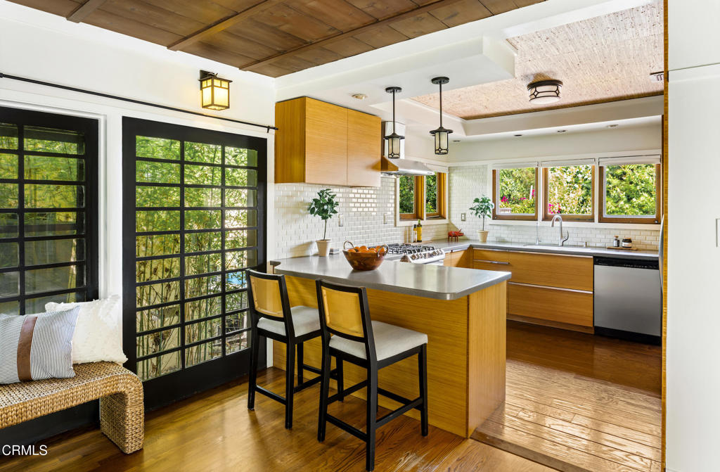 1364 N Harding Avenue