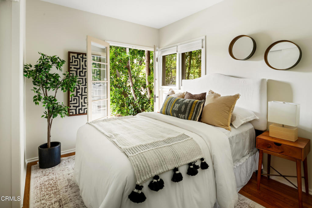 1364 N Harding Avenue