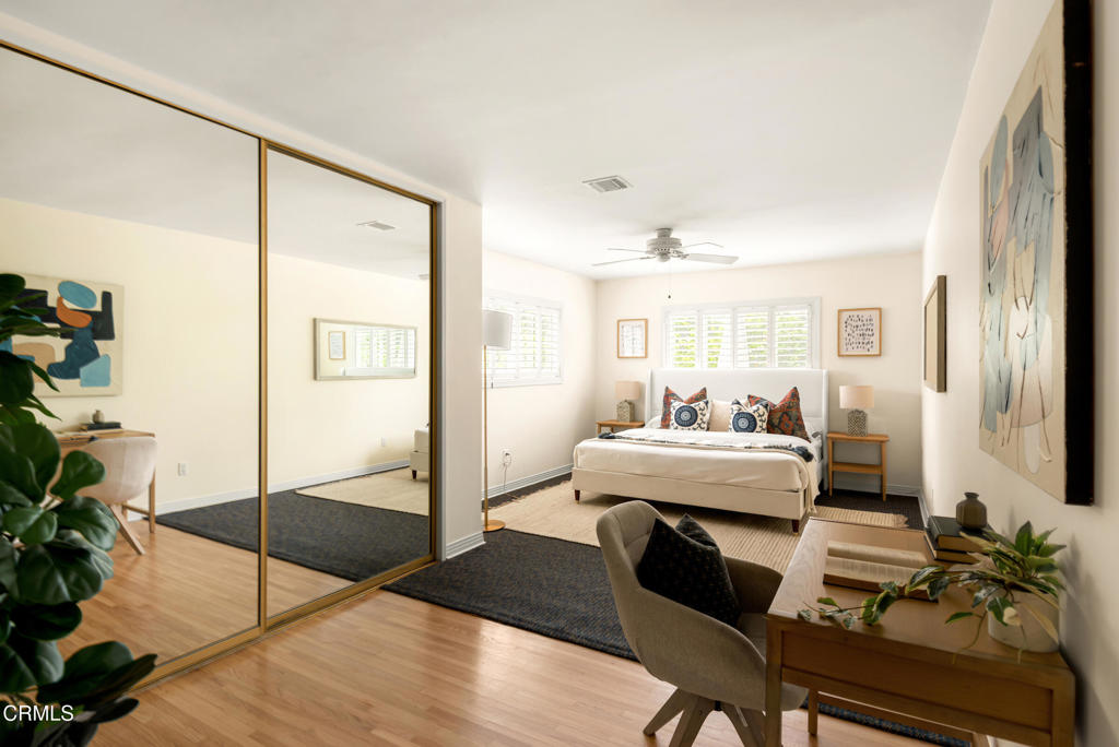 1587 N Harding Avenue