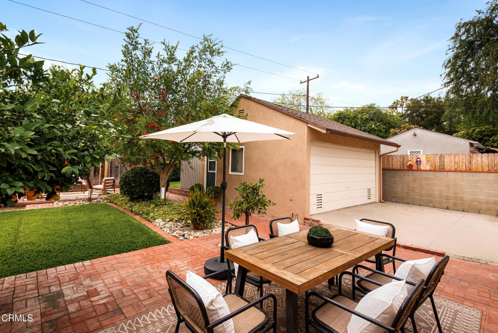 1587 N Harding Avenue