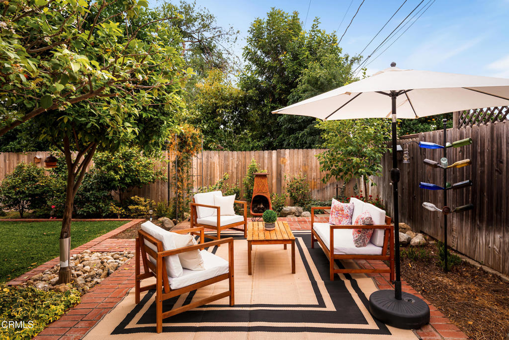 1587 N Harding Avenue