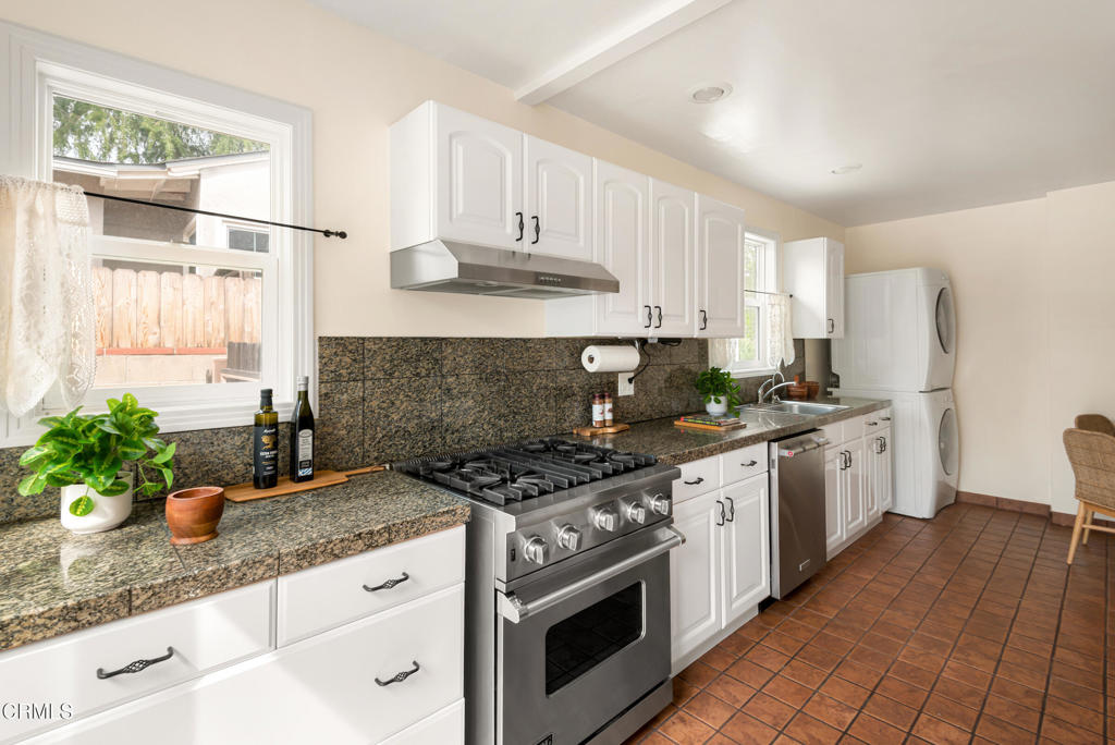 1587 N Harding Avenue