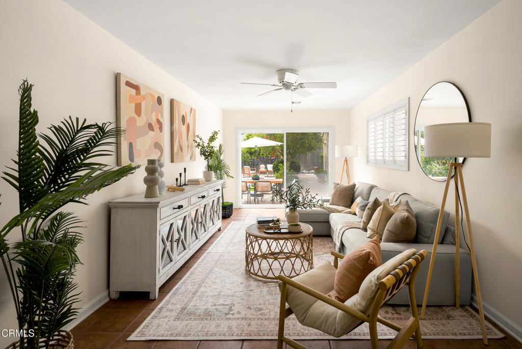 1587 N Harding Avenue