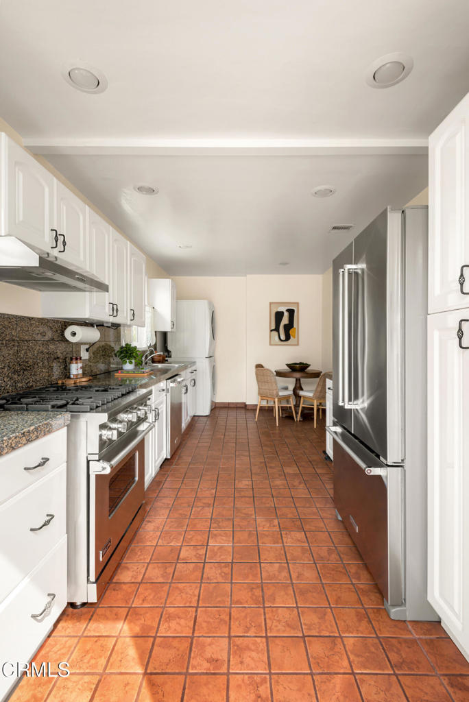 1587 N Harding Avenue