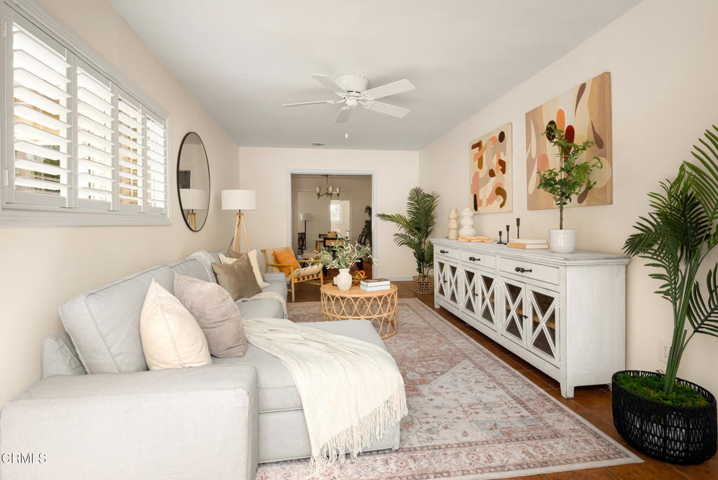 1587 N Harding Avenue