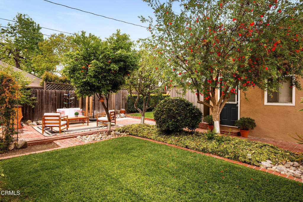 1587 N Harding Avenue