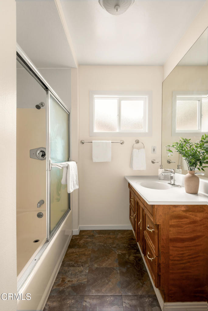 1587 N Harding Avenue