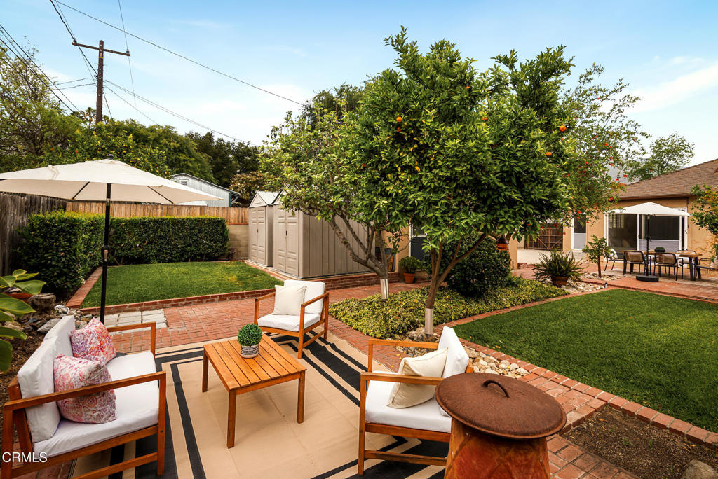 1587 N Harding Avenue