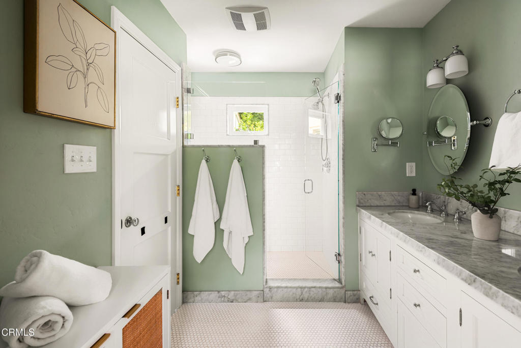 1873 N Harding Avenue