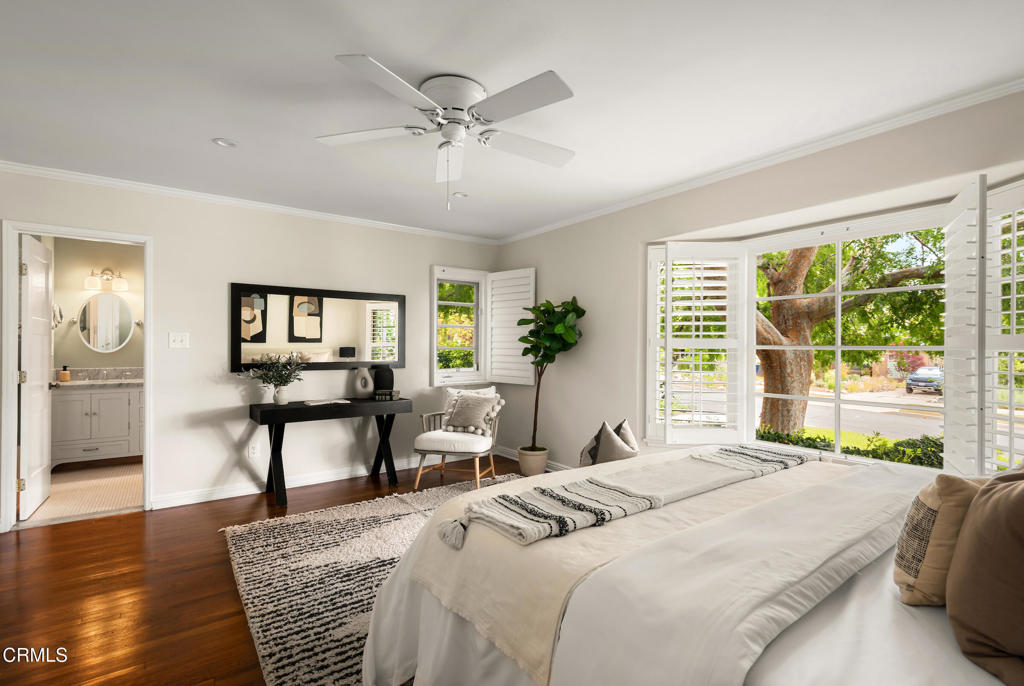 1873 N Harding Avenue