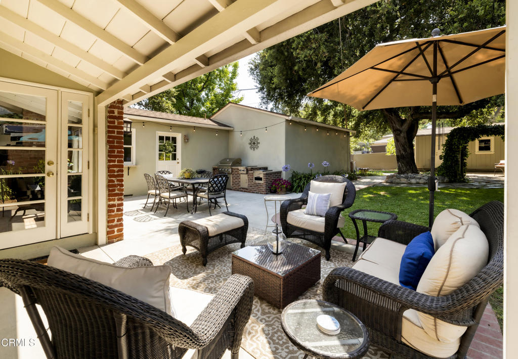 1873 N Harding Avenue