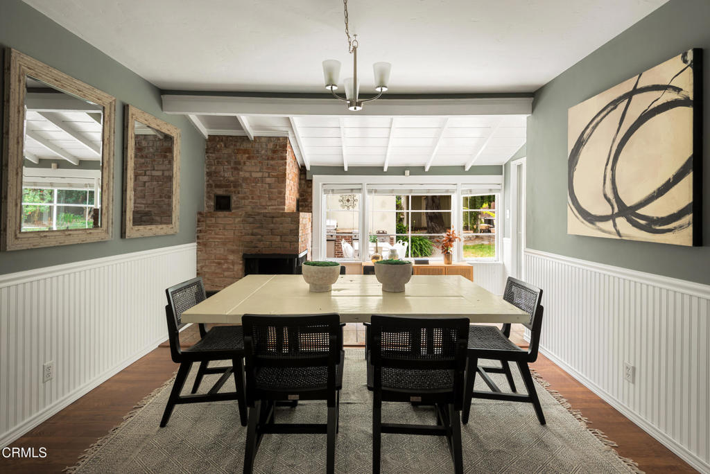 1873 N Harding Avenue