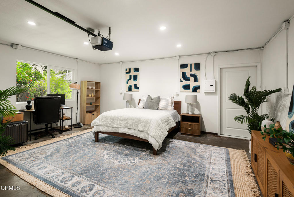 1873 N Harding Avenue