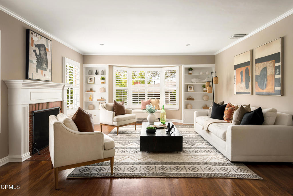 1873 N Harding Avenue