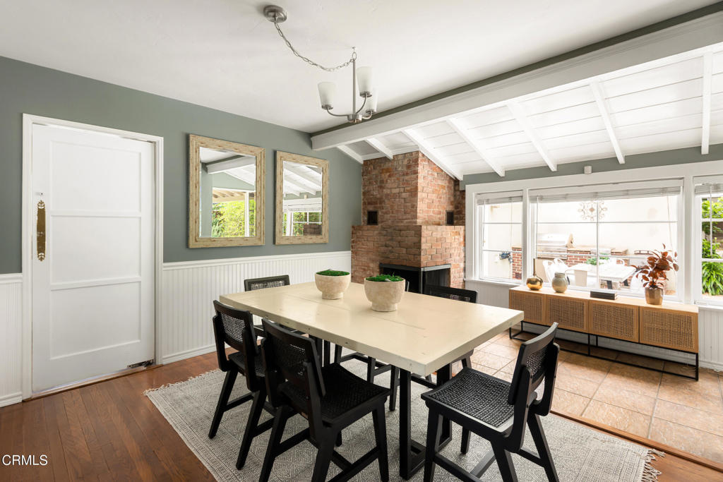 1873 N Harding Avenue