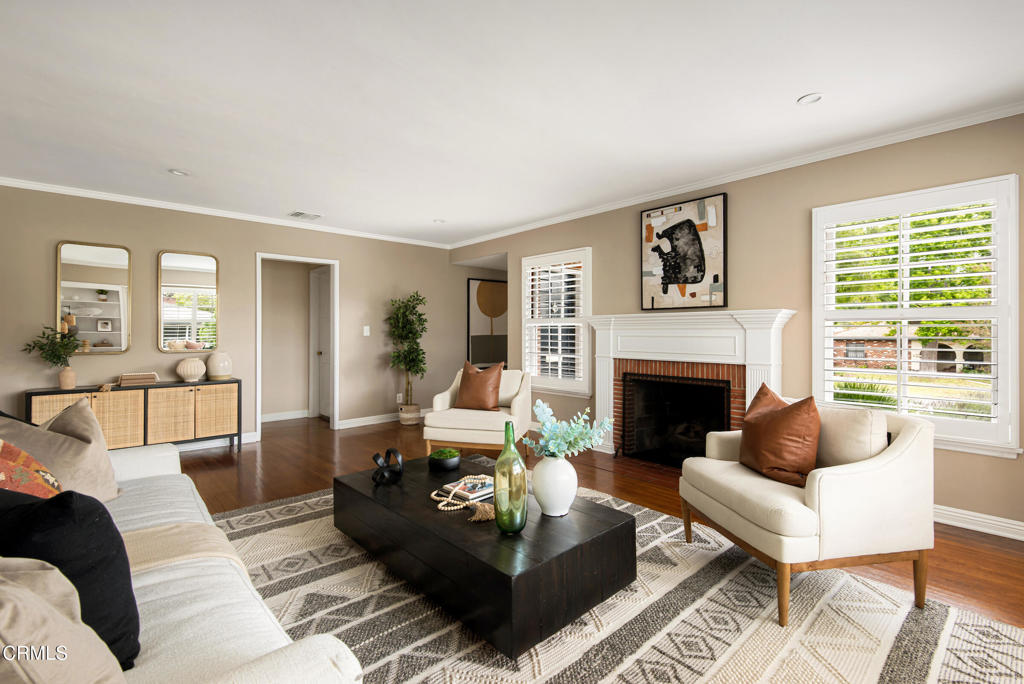 1873 N Harding Avenue