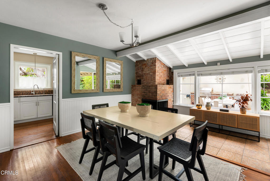 1873 N Harding Avenue