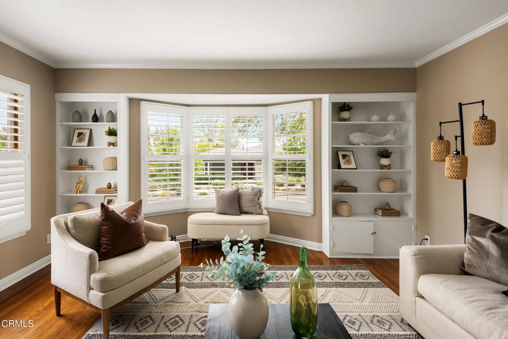 1873 N Harding Avenue