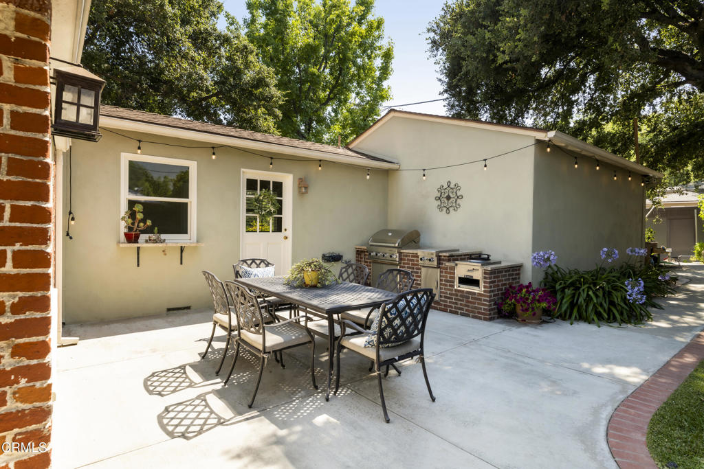 1873 N Harding Avenue