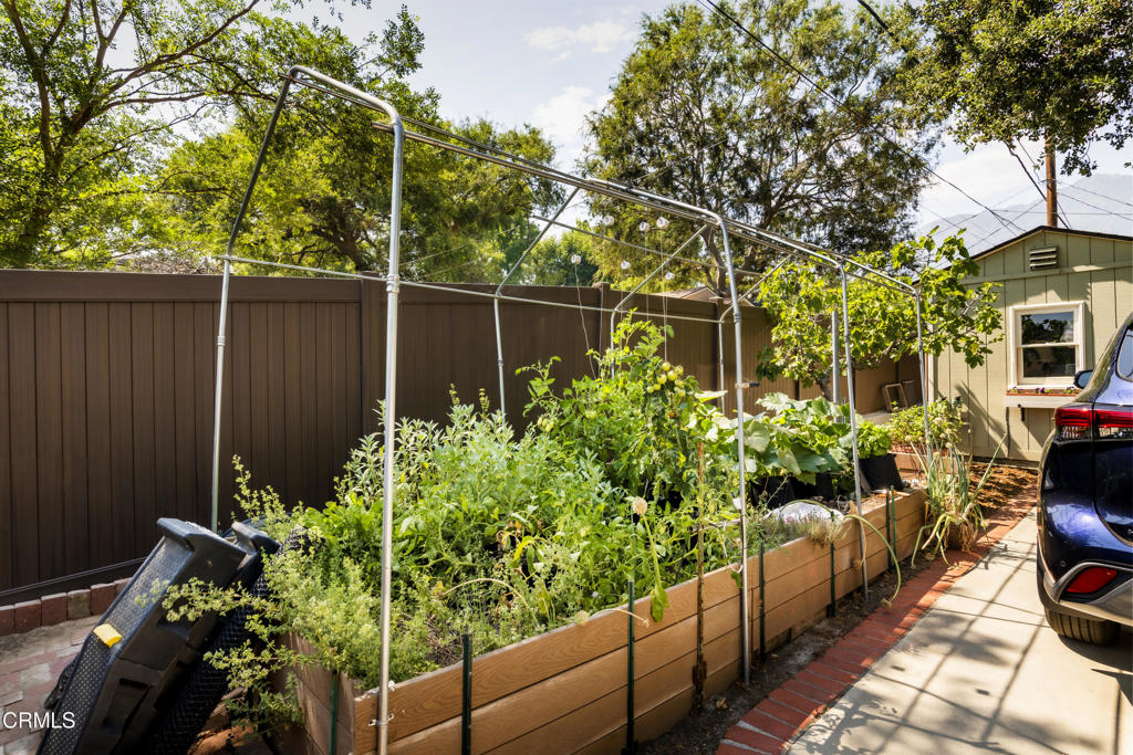 1873 N Harding Avenue