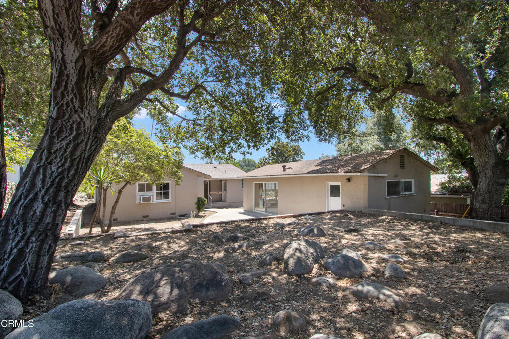 2139 N Grand Oaks Avenue
