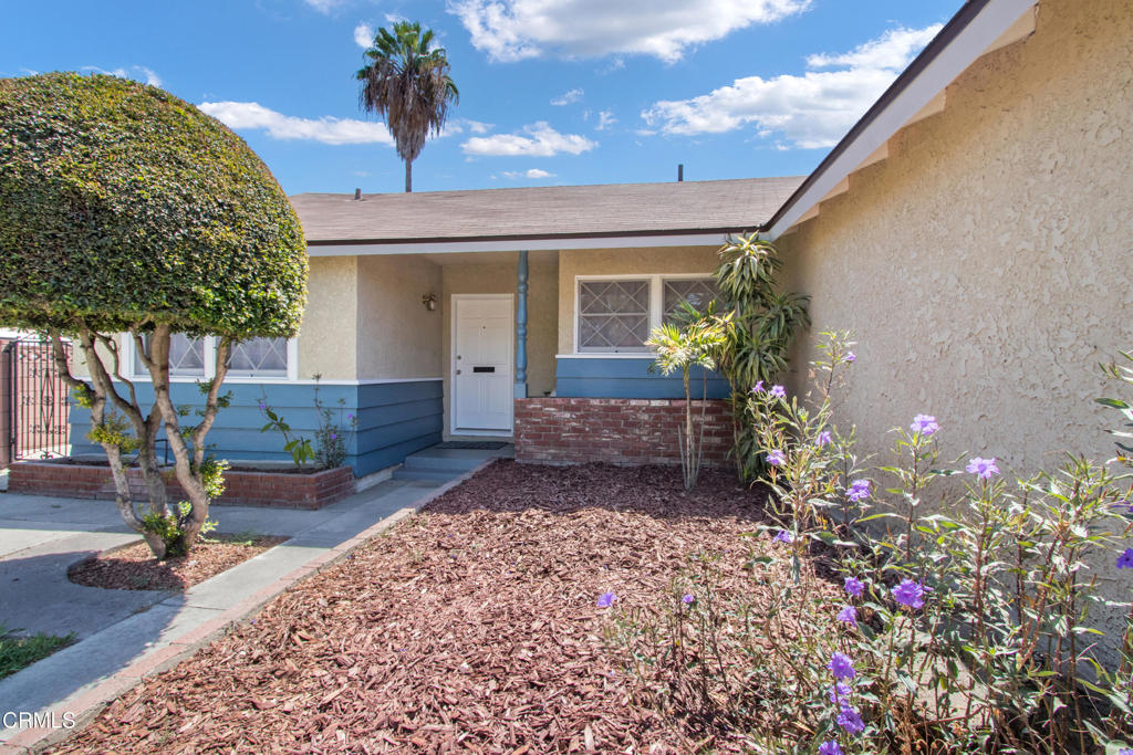 656 N Sunset