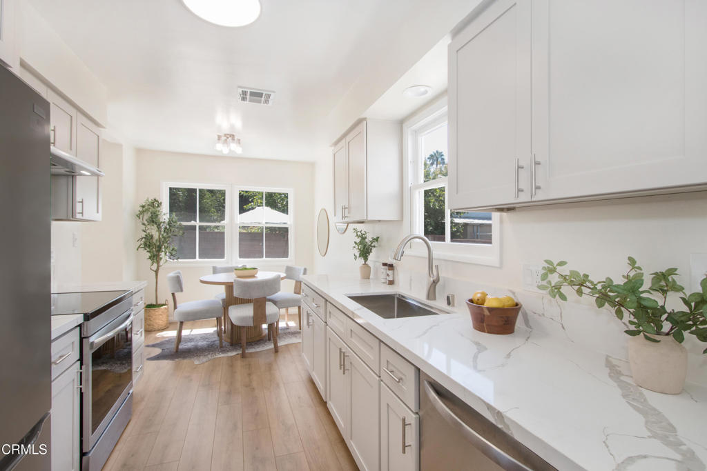 656 N Sunset