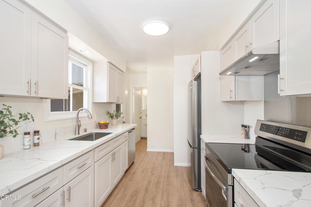 656 N Sunset