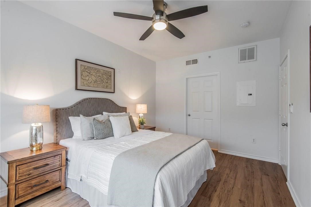 3102 Kings Road 2304