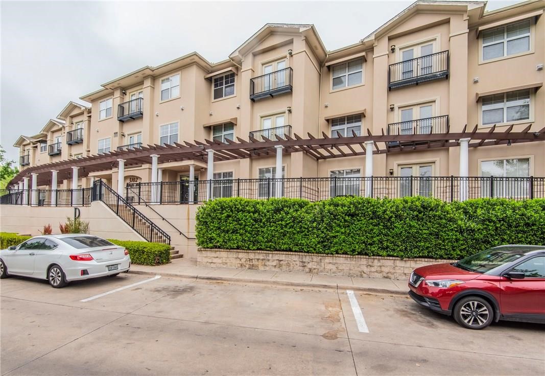 3102 Kings Road 2304